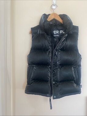 The Super Puff Black Puffer Vest - Quilted Sleeveless Jacket